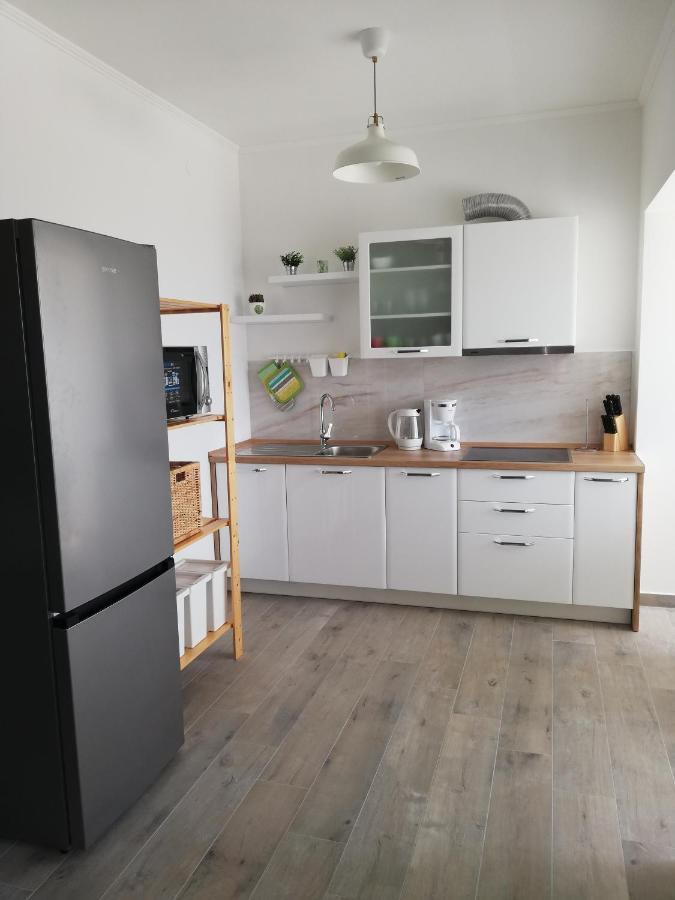 Mundanije Apartments Tinjarosa מראה חיצוני תמונה