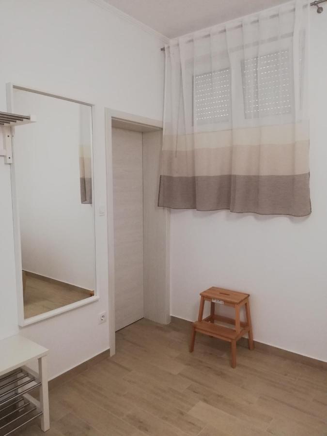 Mundanije Apartments Tinjarosa מראה חיצוני תמונה