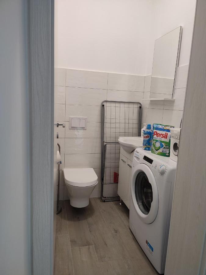 Mundanije Apartments Tinjarosa מראה חיצוני תמונה