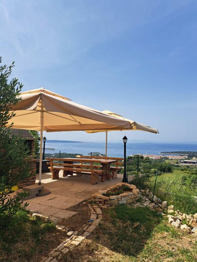 Mundanije Apartments Tinjarosa מראה חיצוני תמונה