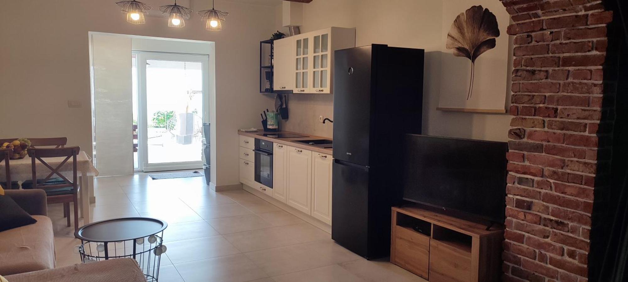 Mundanije Apartments Tinjarosa מראה חיצוני תמונה
