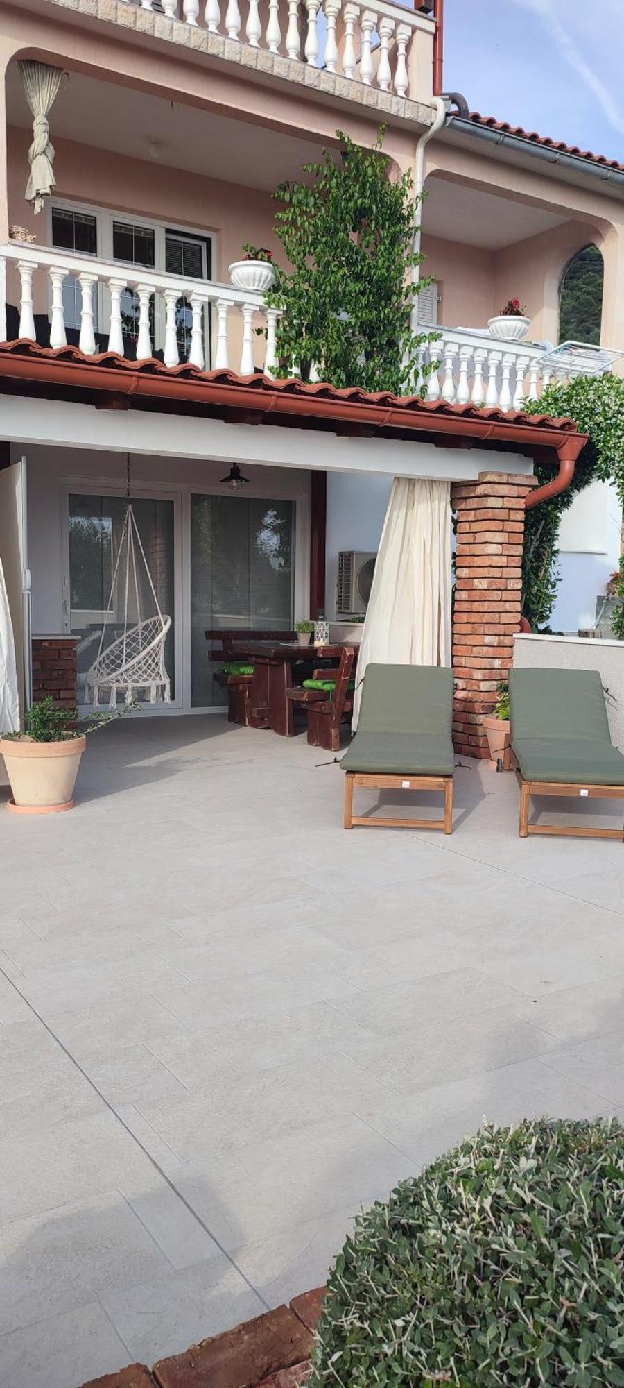 Mundanije Apartments Tinjarosa מראה חיצוני תמונה