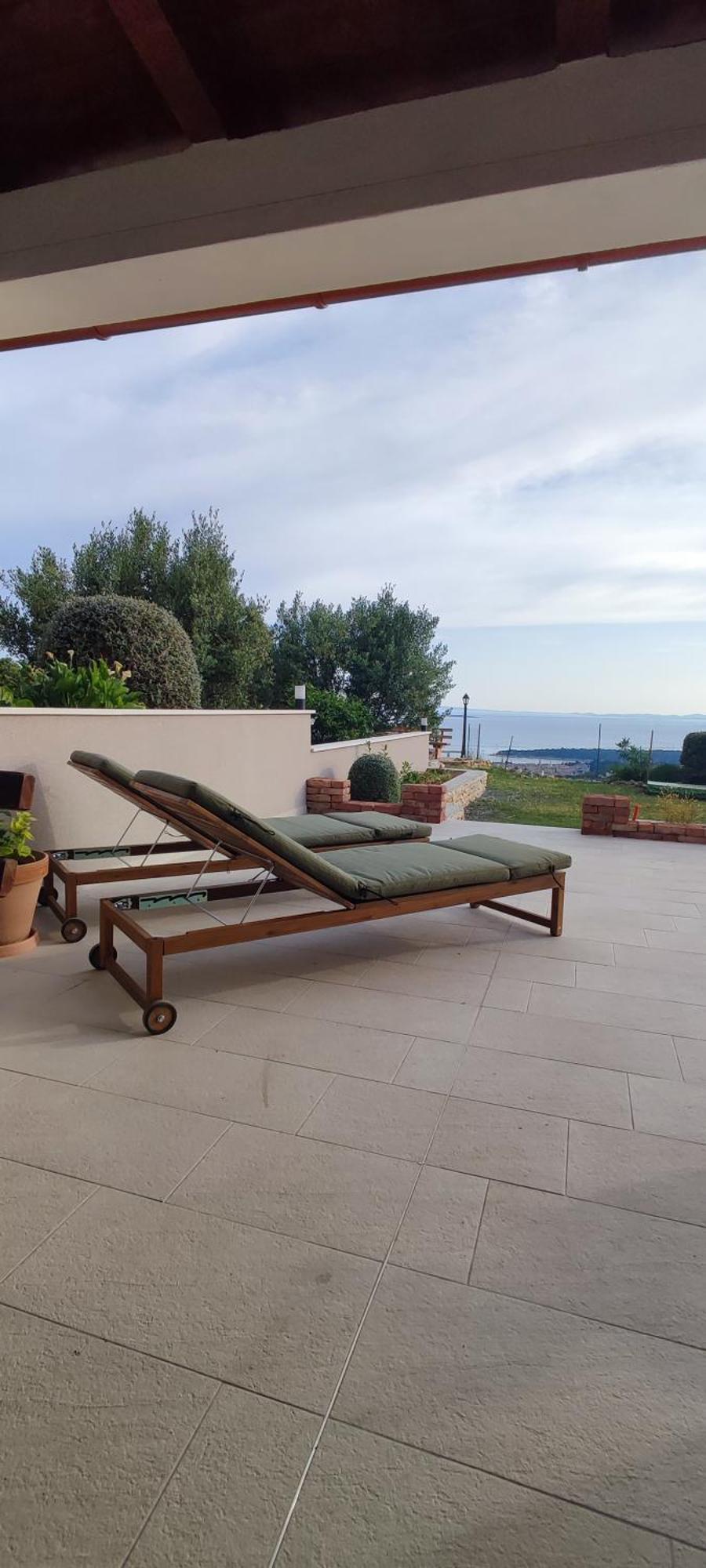 Mundanije Apartments Tinjarosa מראה חיצוני תמונה