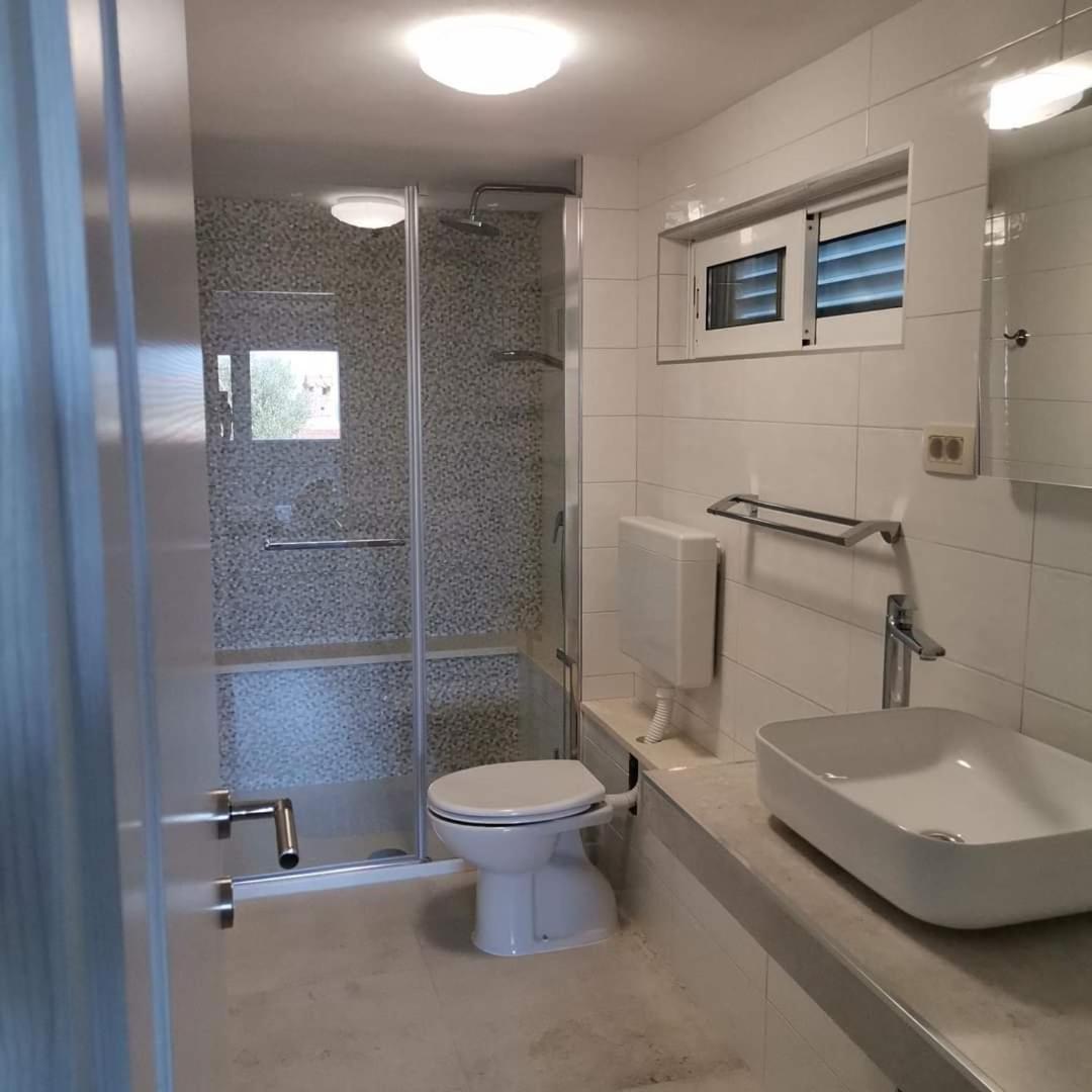 Mundanije Apartments Tinjarosa מראה חיצוני תמונה