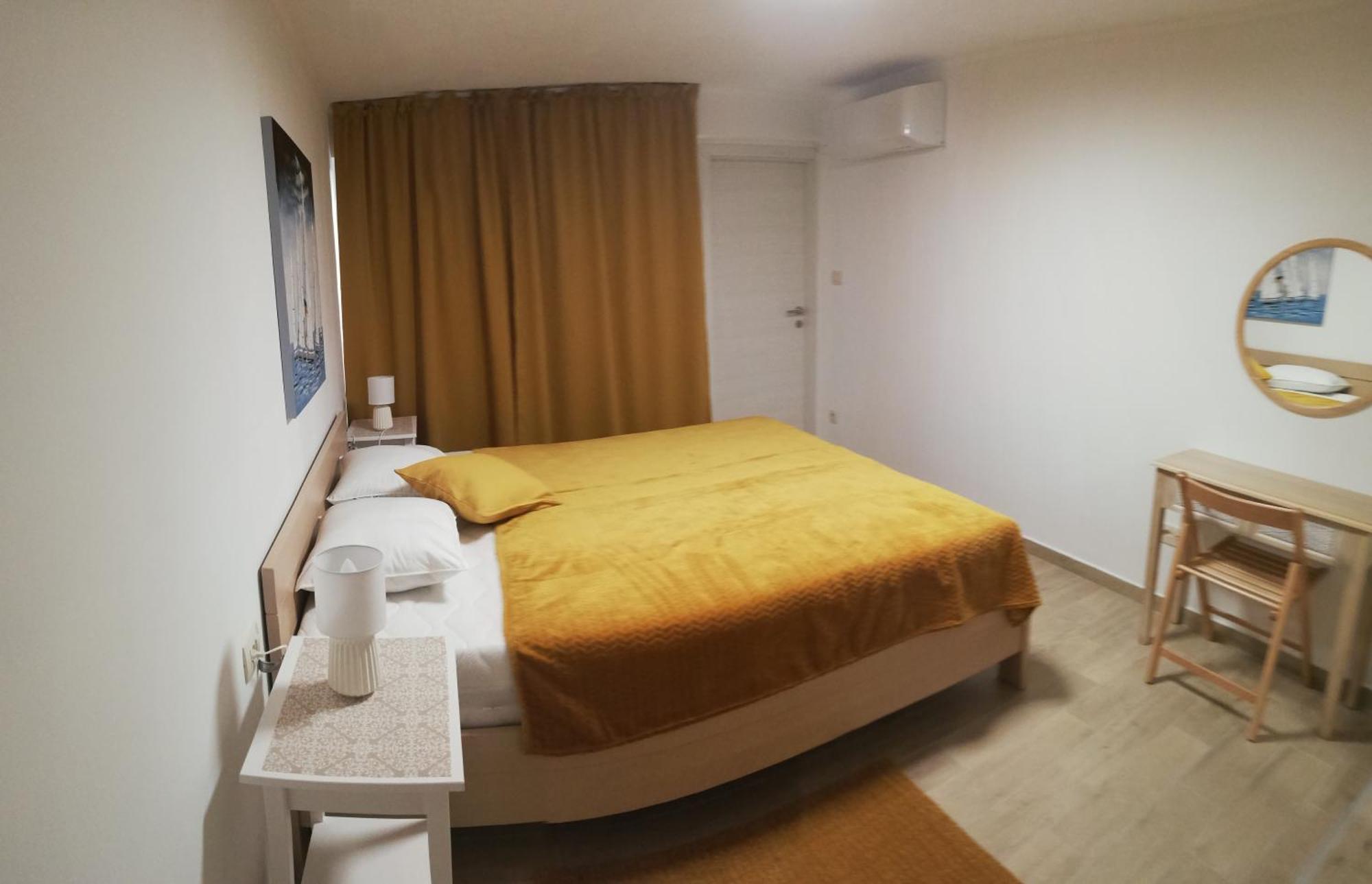 Mundanije Apartments Tinjarosa מראה חיצוני תמונה