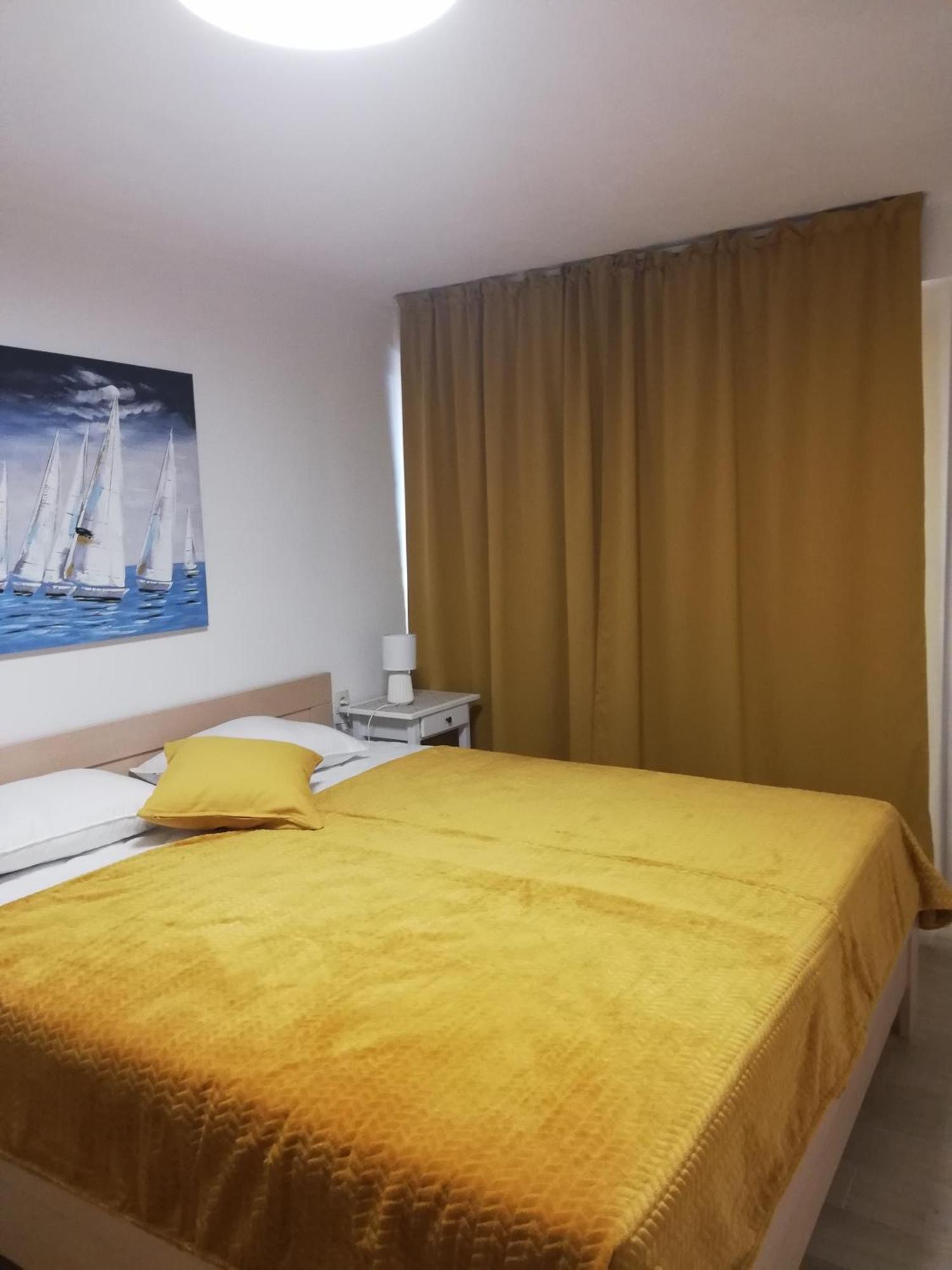 Mundanije Apartments Tinjarosa מראה חיצוני תמונה