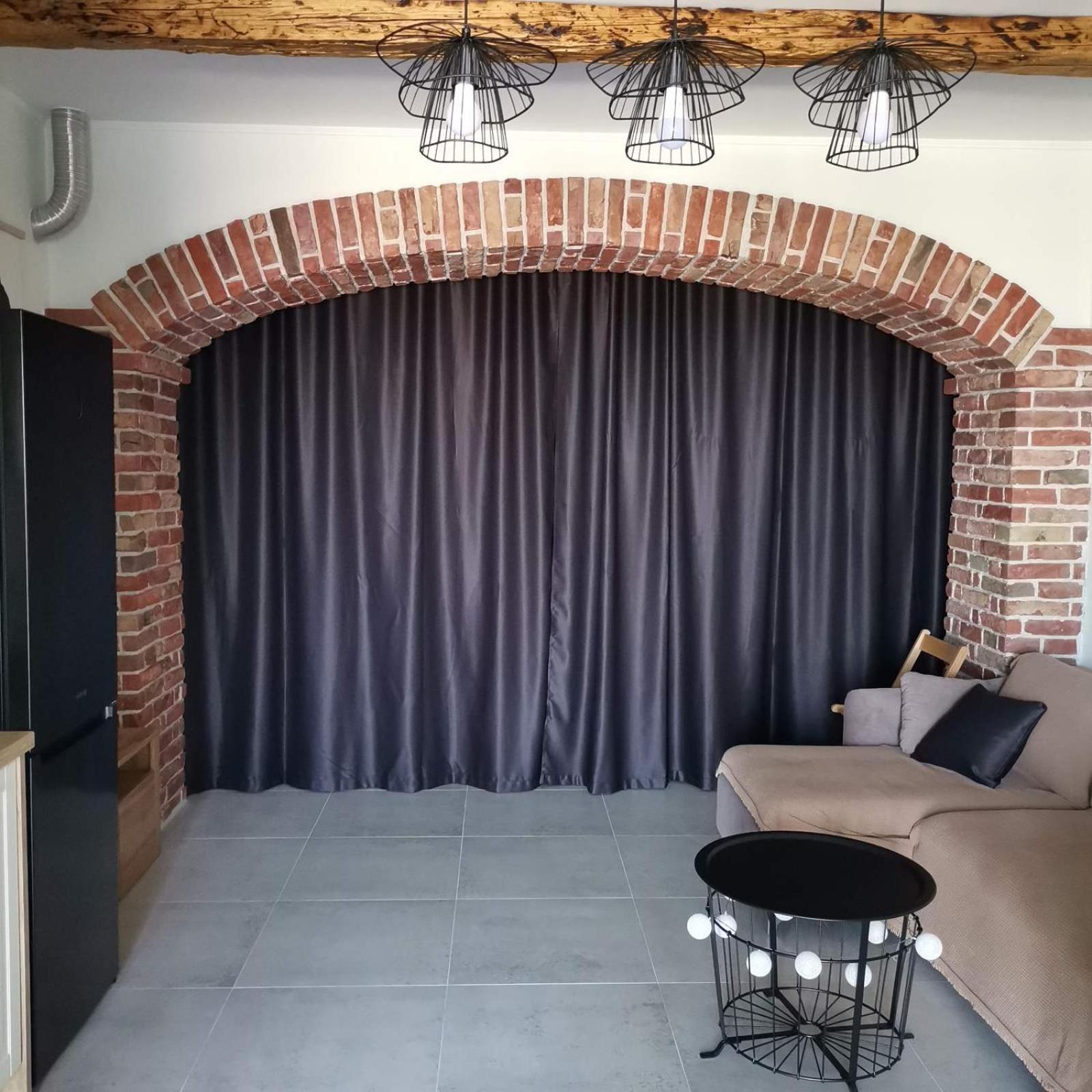 Mundanije Apartments Tinjarosa מראה חיצוני תמונה