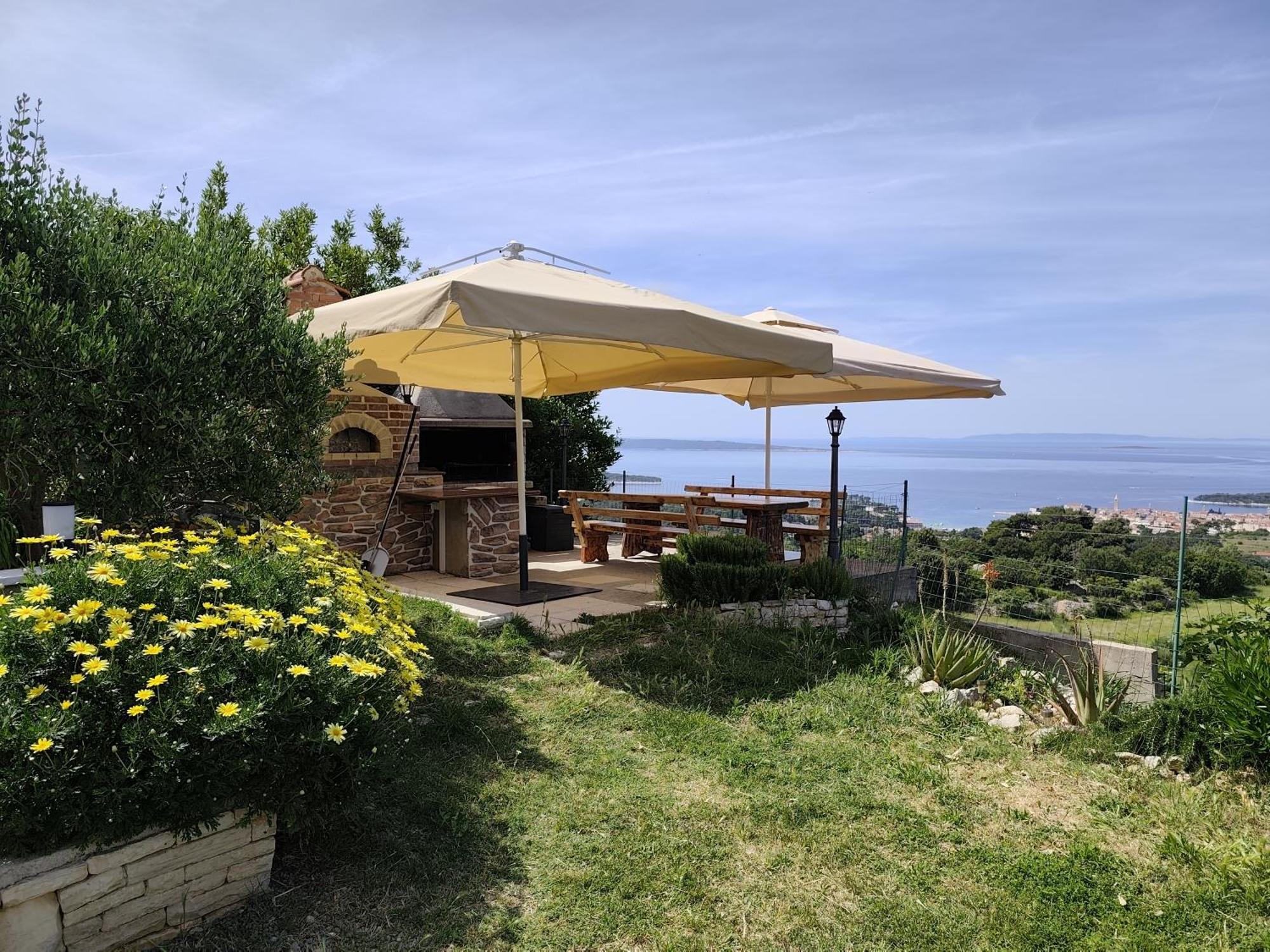 Mundanije Apartments Tinjarosa מראה חיצוני תמונה